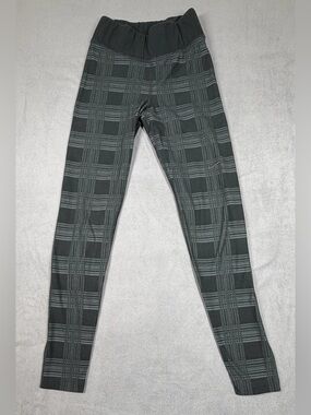 Nike Pro Black Gray Plaid Athletic Leggings with Subtle Logo